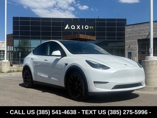 Pearl White Multi 2024 Tesla Model Y Long Range