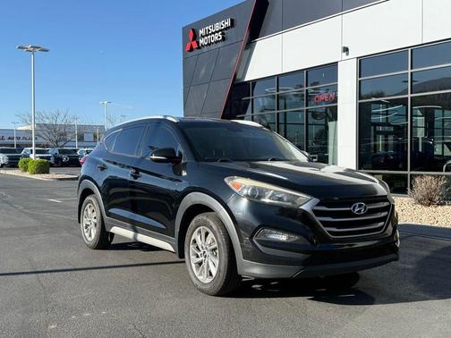 Black Noir Pearl 2018 Hyundai TUCSON SEL Plus