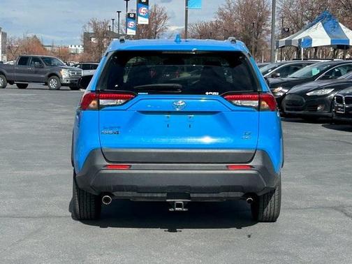 2020 Toyota RAV4 LE