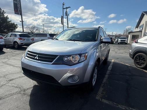 Gray 2008 Mitsubishi Outlander LS