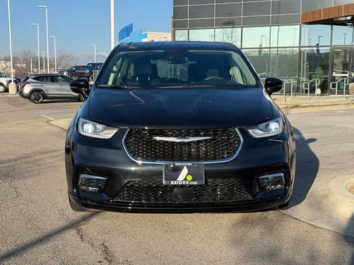 2022 Chrysler Pacifica Hybrid Touring L