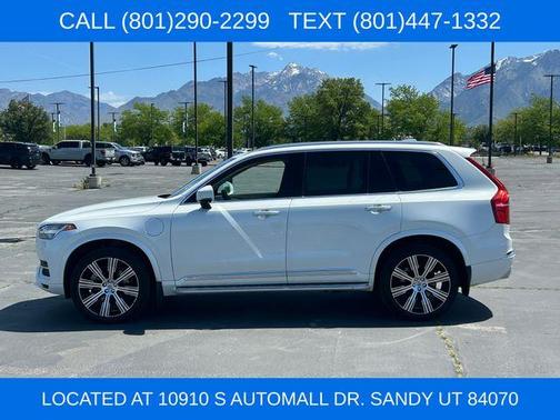White 2020 Volvo XC90 Hybrid T8 Inscription 7 Passenger