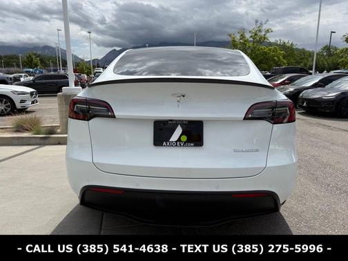Pearl White Multi 2022 Tesla Model Y Performance
