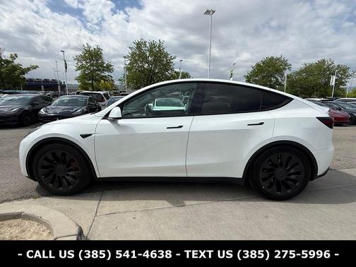 Pearl White Multi 2022 Tesla Model Y Performance