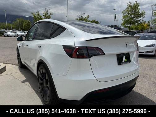 Pearl White Multi 2022 Tesla Model Y Performance