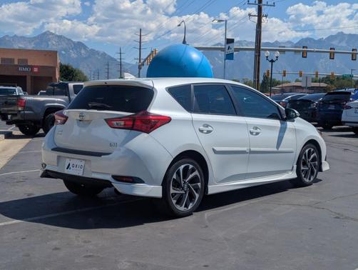 2016 Scion iM Base