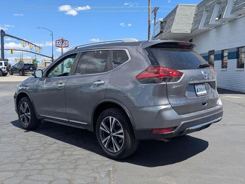 Gun Metallic 2018 Nissan Rogue SL