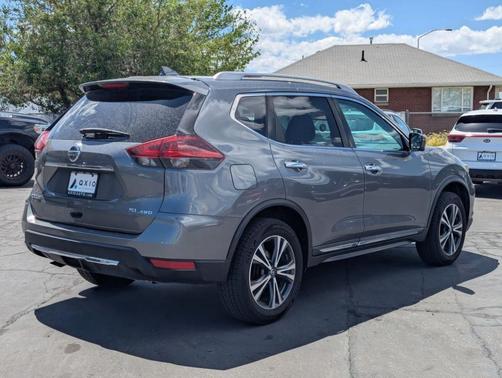 Gun Metallic 2018 Nissan Rogue SL