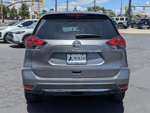 Gun Metallic 2018 Nissan Rogue SL