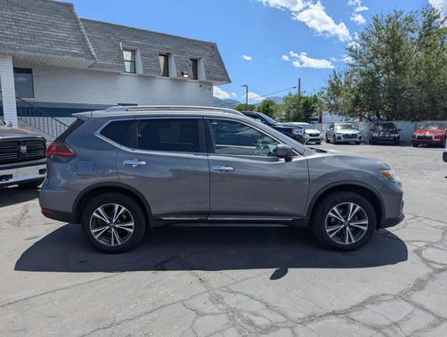 Gun Metallic 2018 Nissan Rogue SL