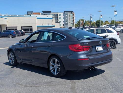 2018 BMW 330 Gran Turismo i xDrive
