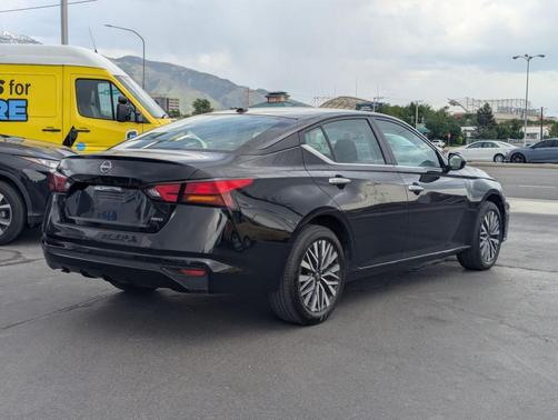 Black 2025 Nissan Altima SV