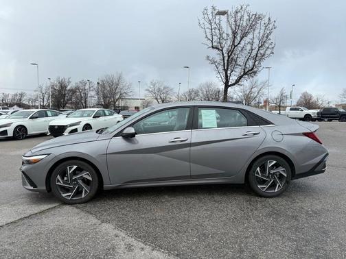 2024 Hyundai ELANTRA Limited