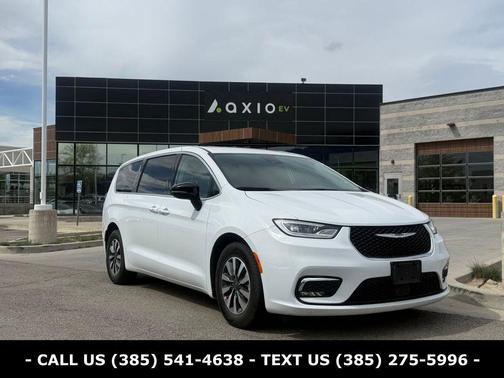 Bright White Clearcoat 2024 Chrysler Pacifica Hybrid Select