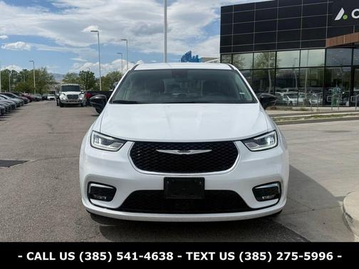 Bright White Clearcoat 2024 Chrysler Pacifica Hybrid Select