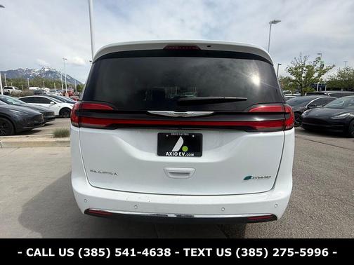 Bright White Clearcoat 2024 Chrysler Pacifica Hybrid Select