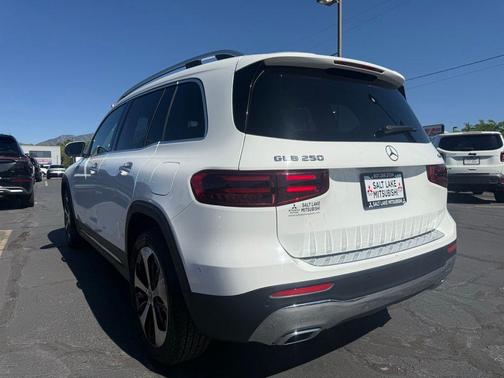 White 2025 Mercedes-Benz GLB 250 Base 4MATIC