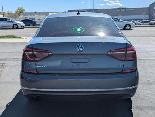 Platinum Gray Metallic 2019 Volkswagen Passat 2.0T Wolfsburg