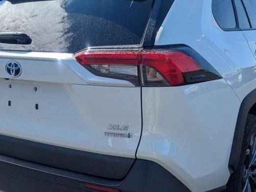 2022 Toyota RAV4 Hybrid XLE Premium