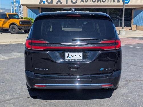 2024 Chrysler Pacifica Hybrid Select