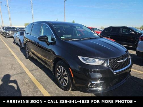 2024 Chrysler Pacifica Hybrid Select