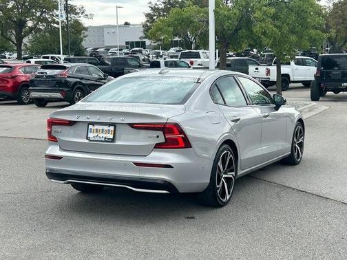 2024 Volvo S60 B5 Plus Dark Theme