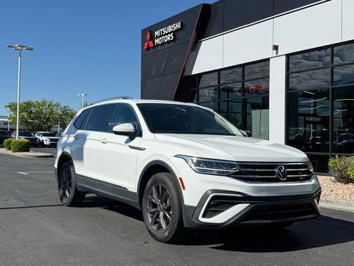 Pure White 2022 Volkswagen Tiguan 2.0T SE