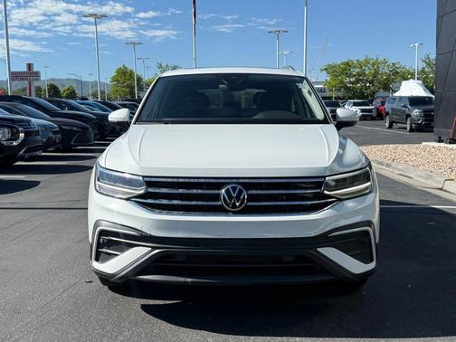Pure White 2022 Volkswagen Tiguan 2.0T SE