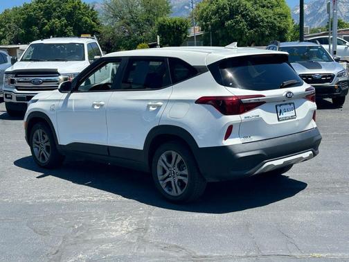 Snow White Pearl 2021 Kia Seltos LX