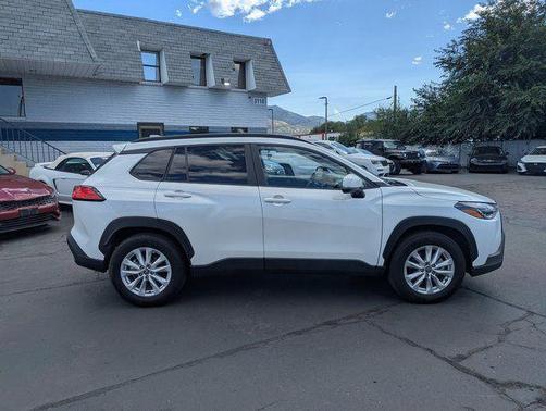 2024 Toyota Corolla Cross LE