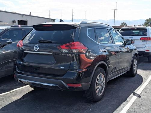 Magnetic Black 2017 Nissan Rogue SV
