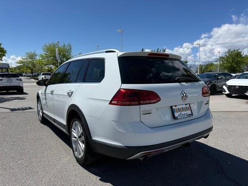 2017 Volkswagen Golf Alltrack TSI SE