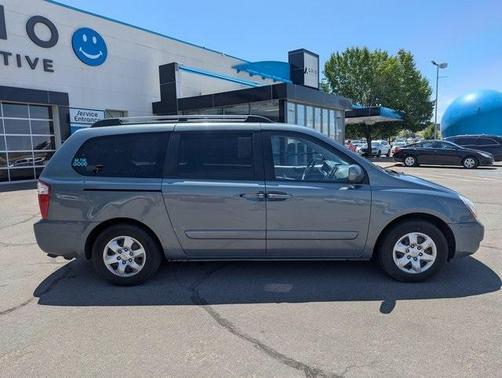 2009 Kia Sedona LX
