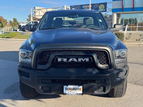 Patriot Blue Pearlcoat 2022 RAM 1500 Classic SLT