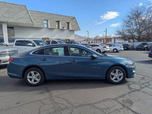 Lakeshore Blue Metallic 2024 Chevrolet Malibu LT