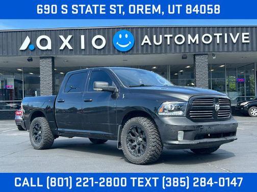 Brilliant Black Crystal Pearlcoat 2017 RAM 1500 Sport