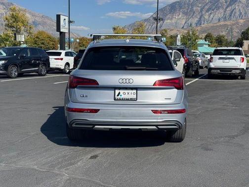 2022 Audi Q5 40 Premium Plus