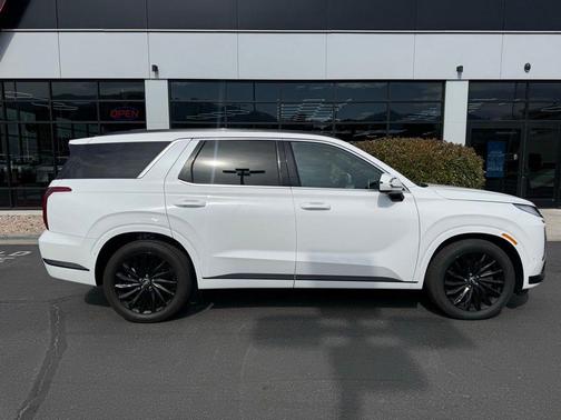 Hyper White 2025 Hyundai PALISADE Calligraphy Night Edition