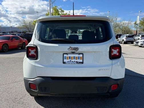 Alpine White 2017 Jeep Renegade Sport