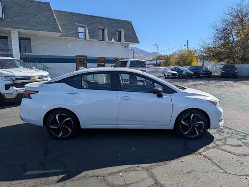 2025 Nissan Versa 1.6 SR