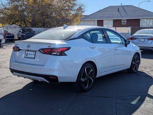 2025 Nissan Versa 1.6 SR