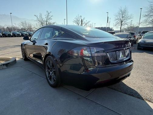 2022 Tesla Model S Base