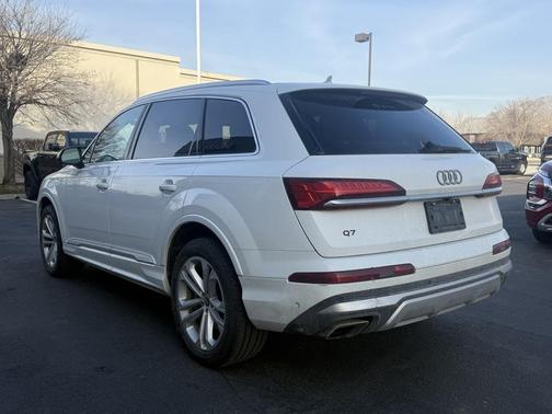 2025 Audi Q7 55 Premium Plus