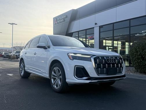 2025 Audi Q7 55 Premium Plus