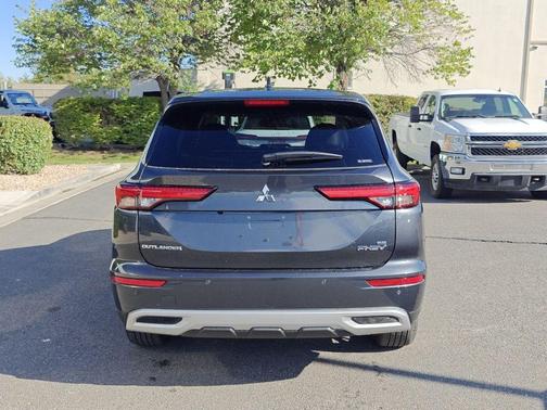 2025 Mitsubishi Outlander PHEV SE