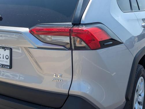 2022 Toyota RAV4 LE