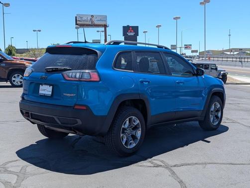 Hydro Blue Pearlcoat 2019 Jeep Cherokee Trailhawk