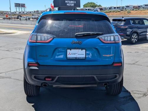 Hydro Blue Pearlcoat 2019 Jeep Cherokee Trailhawk