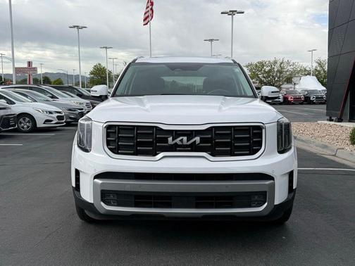 White 2023 Kia Telluride