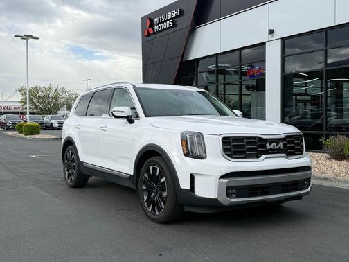 White 2023 Kia Telluride